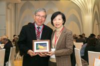 Prof. Chan Wai-yee (left) and The Hon. Fanny Law, GBS, JP (right)